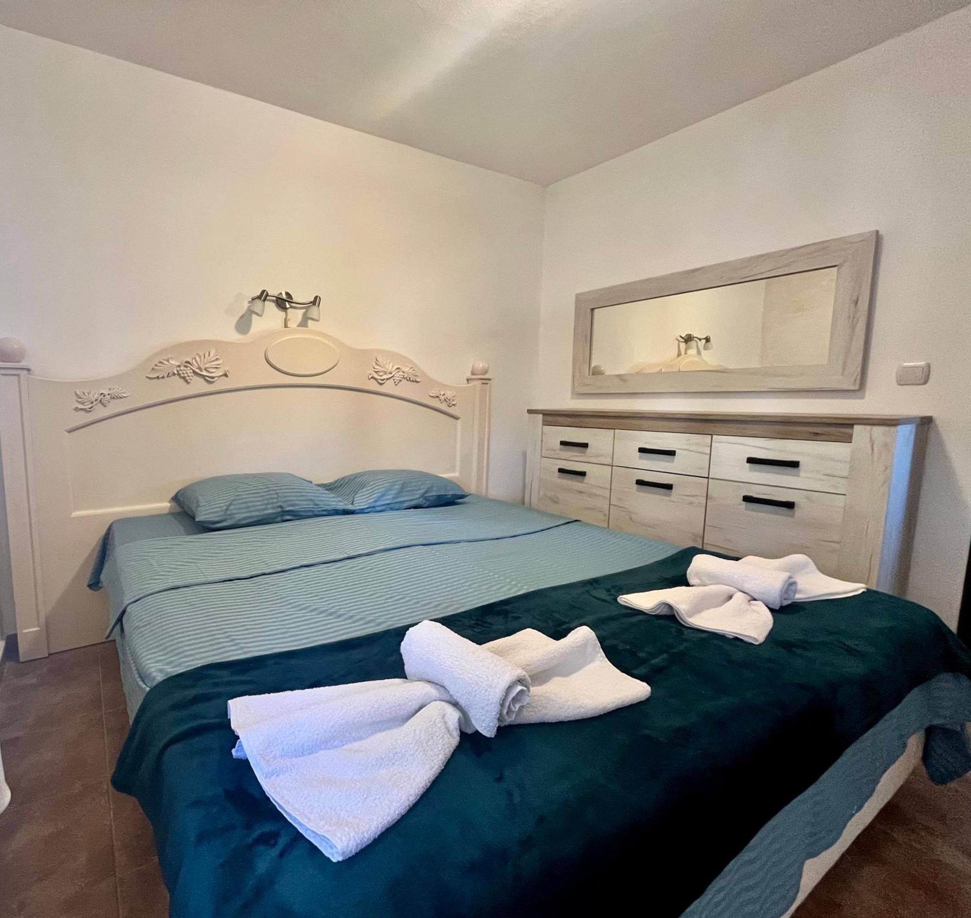 Krasići Apartments Obradovic מראה חיצוני תמונה